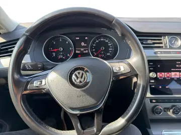 VW Passat Advance 2.0 TDI
