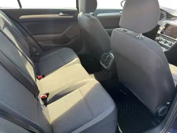 VW Passat Advance 2.0 TDI