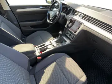 VW Passat Advance 2.0 TDI