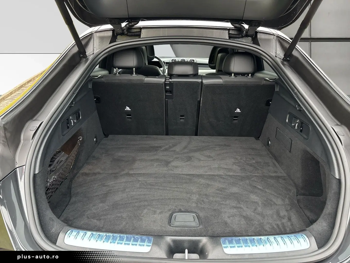 MERCEDES-BENZ GLC200d Coupe 4M AMG Burmester 360