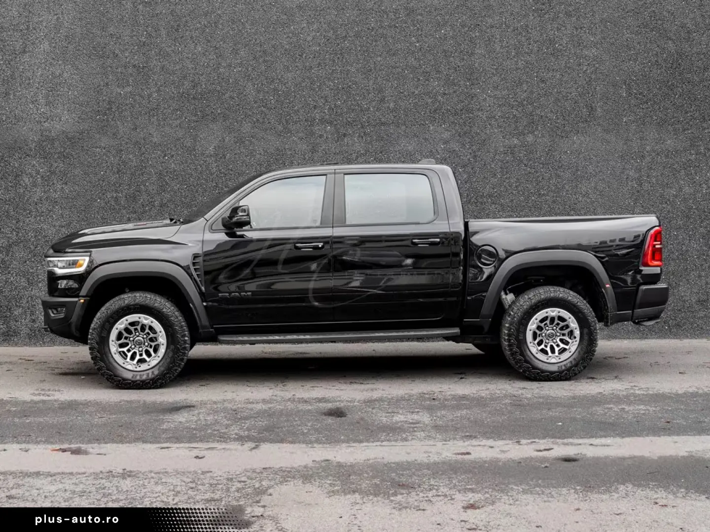 Dodge 2025 RAM 1500 RHO T1