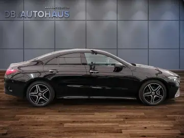 MERCEDES-BENZ CLA 180 AMG Line DCT PanoDach AHK