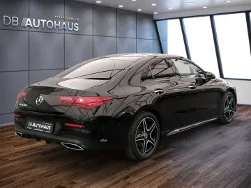 MERCEDES-BENZ CLA 180 AMG Line DCT PanoDach AHK