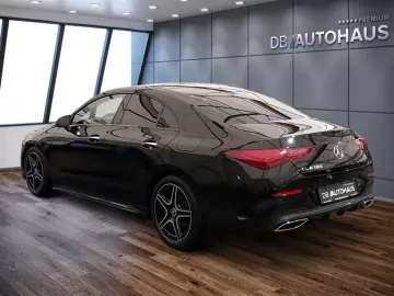 MERCEDES-BENZ CLA 180 AMG Line DCT PanoDach AHK