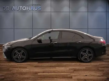 MERCEDES-BENZ CLA 180 AMG Line DCT PanoDach AHK