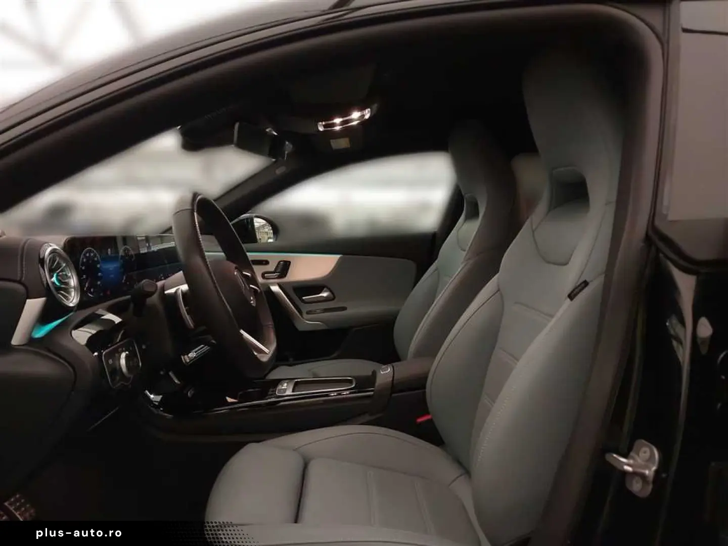 MERCEDES-BENZ CLA 180 AMG Line DCT PanoDach AHK