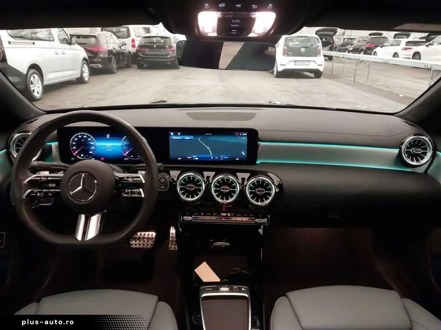 MERCEDES-BENZ CLA 180 AMG Line DCT PanoDach AHK