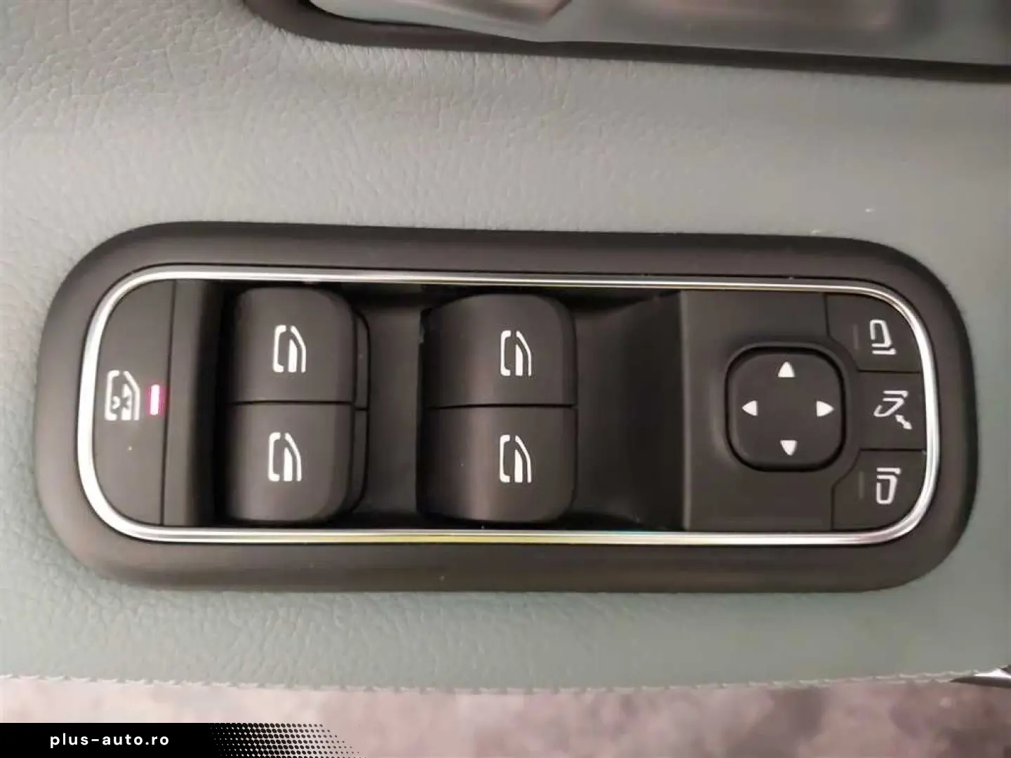 MERCEDES-BENZ CLA 180 AMG Line DCT PanoDach AHK