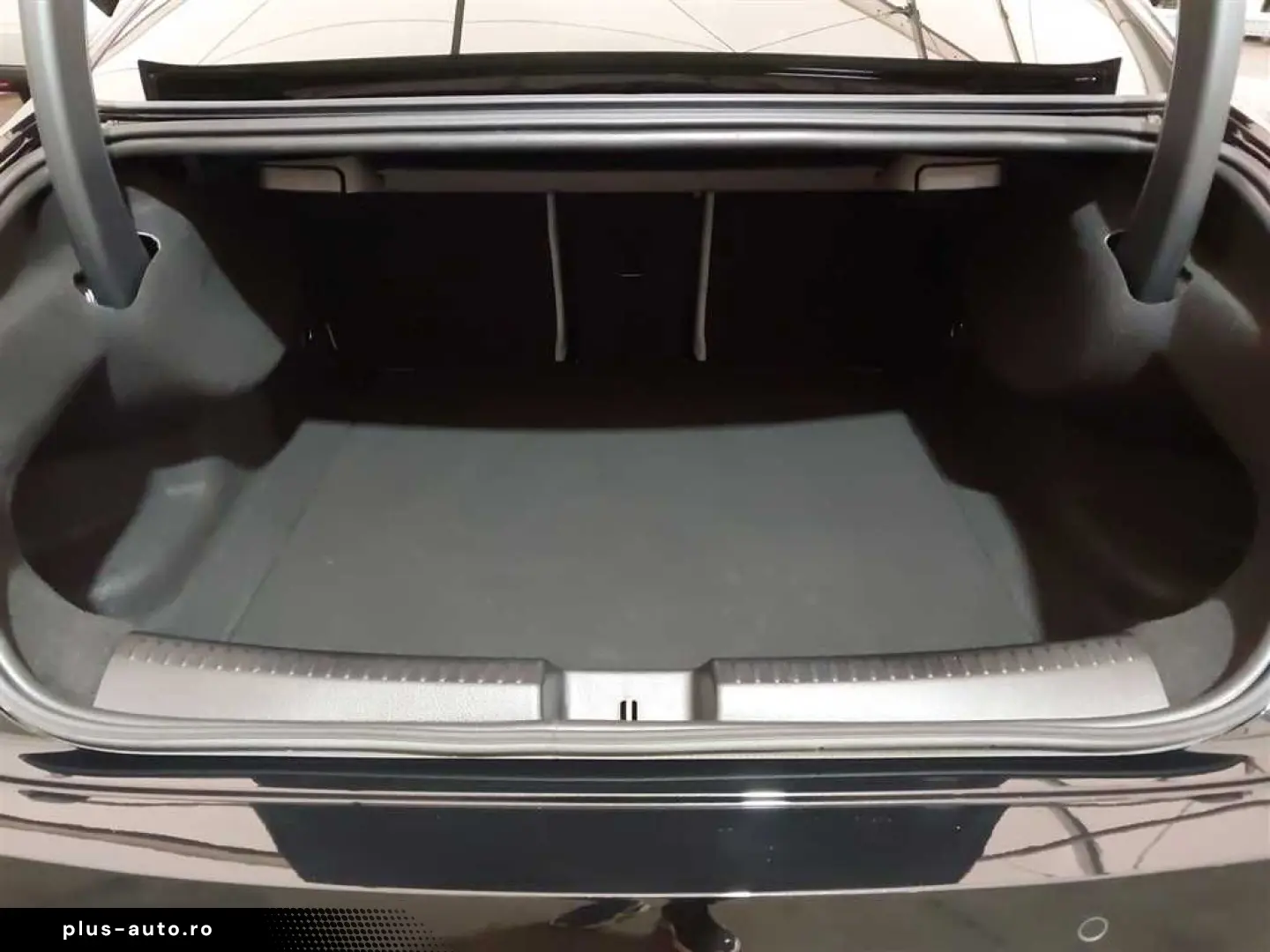 MERCEDES-BENZ CLA 180 AMG Line DCT PanoDach AHK