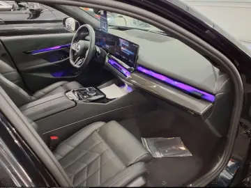 BMW 520i M Sport Pano AHK DAPro AutoBahn LivePro 360