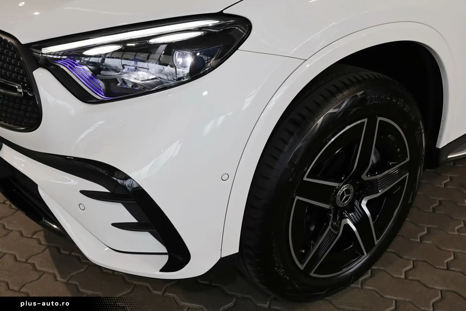 MERCEDES-BENZ GLC 220 d 4M AMG KEYLESS HEADUP DISTRO