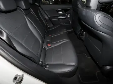 MERCEDES-BENZ GLC 220 d 4M AMG KEYLESS HEADUP DISTRO