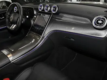 MERCEDES-BENZ GLC 220 d 4M AMG KEYLESS HEADUP DISTRO