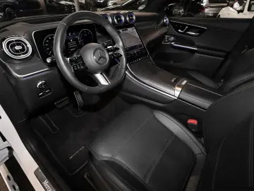 MERCEDES-BENZ GLC 220 d 4M AMG KEYLESS HEADUP DISTRO