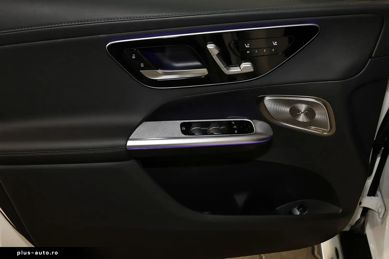 MERCEDES-BENZ GLC 220 d 4M AMG KEYLESS HEADUP DISTRO