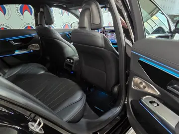 MERCEDES-BENZ E 220 E Limousine Edition AMG Line Superscreen