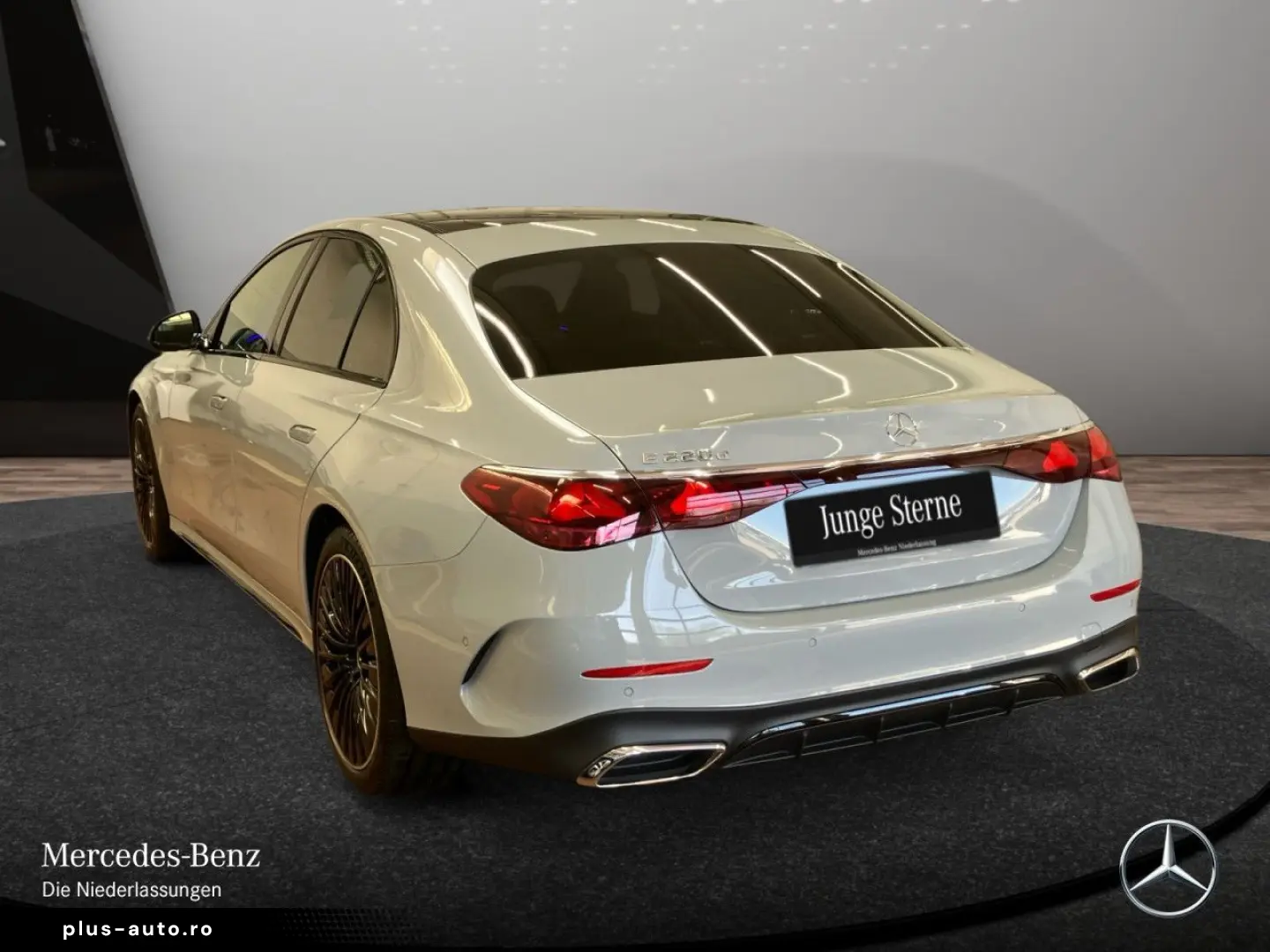 MERCEDES-BENZ E 220 d AMG Prem.  AHK PANO NIGHT 20