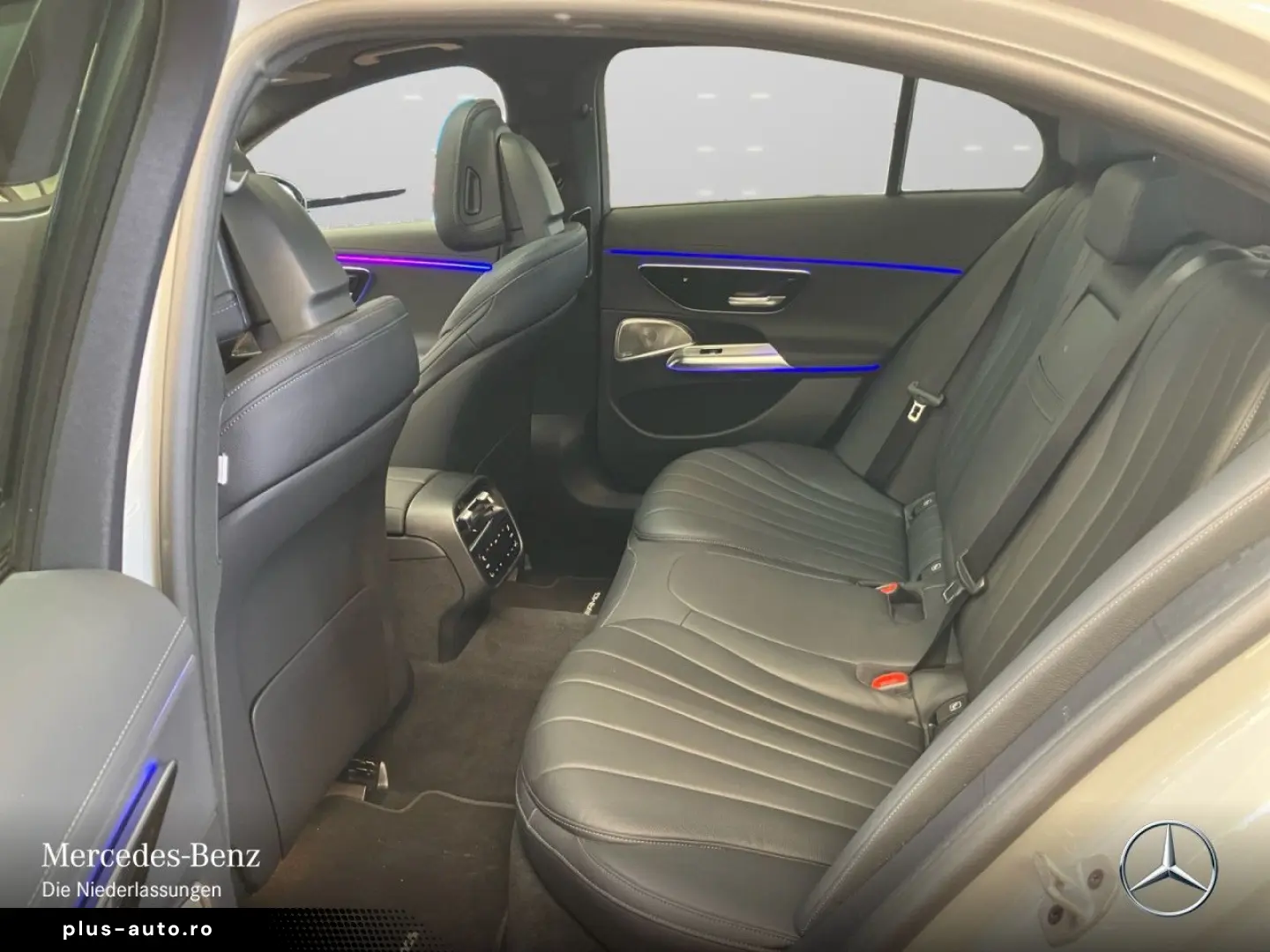 MERCEDES-BENZ E 220 d AMG Prem.  AHK PANO NIGHT 20