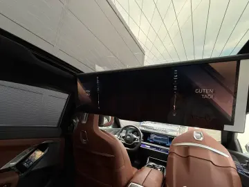 BMW 740d xDrive Lounge Seating TV Pano Sky Lounge