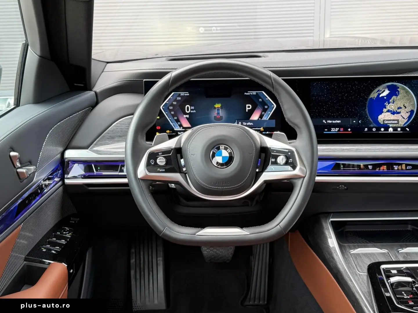 BMW 740d xDrive Lounge Seating TV Pano Sky Lounge