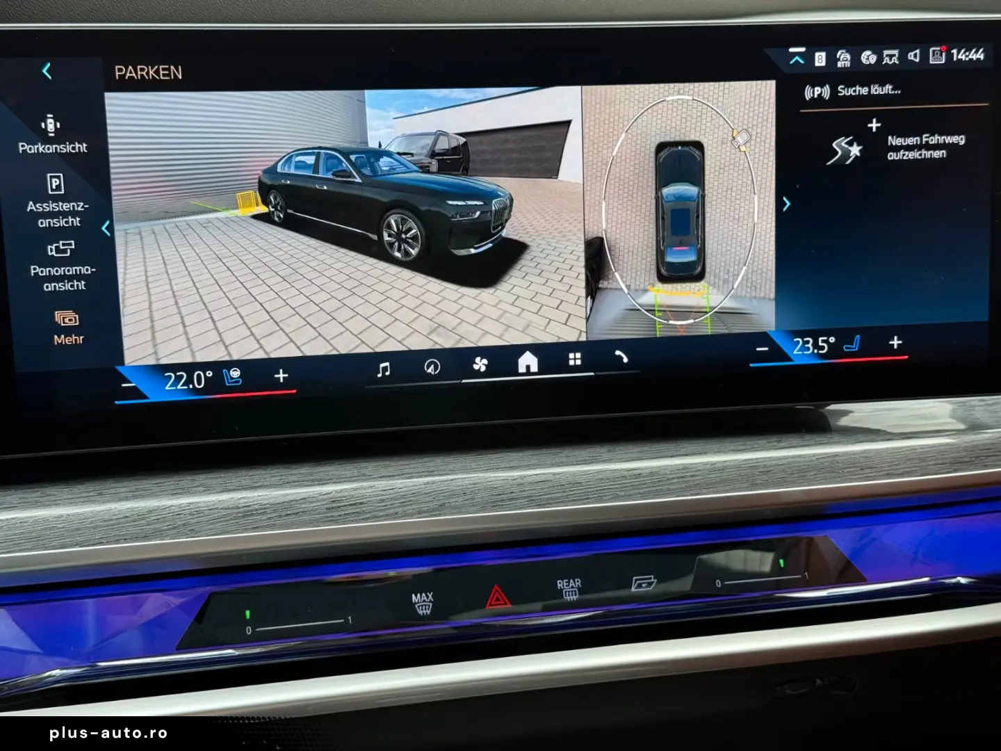 BMW 740d xDrive Lounge Seating TV Pano Sky Lounge