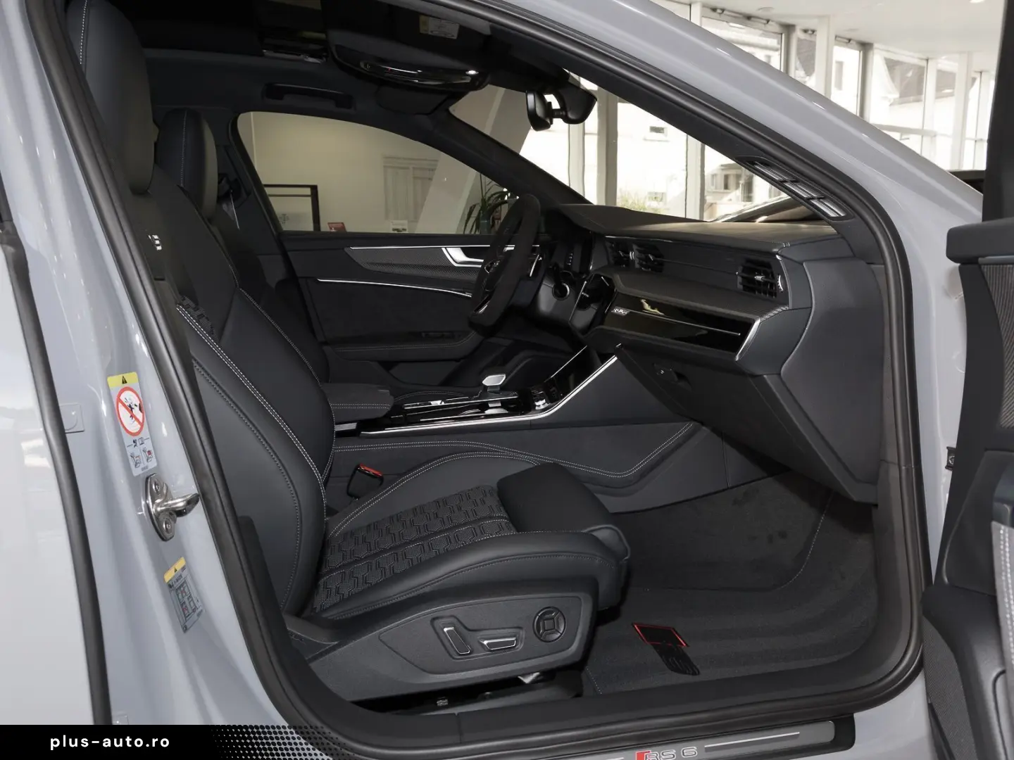 AUDI RS6 Avant TFSI Q PERFORMANCE PANO HuD 305KM H