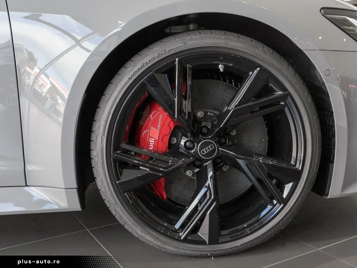 AUDI RS6 Avant TFSI Q PERFORMANCE PANO HuD 305KM H