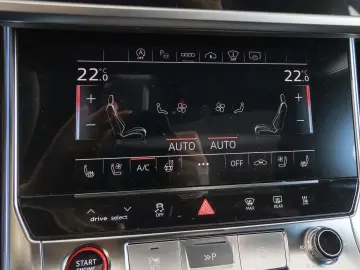 AUDI RS6 Avant TFSI Q PERFORMANCE PANO HuD 305KM H