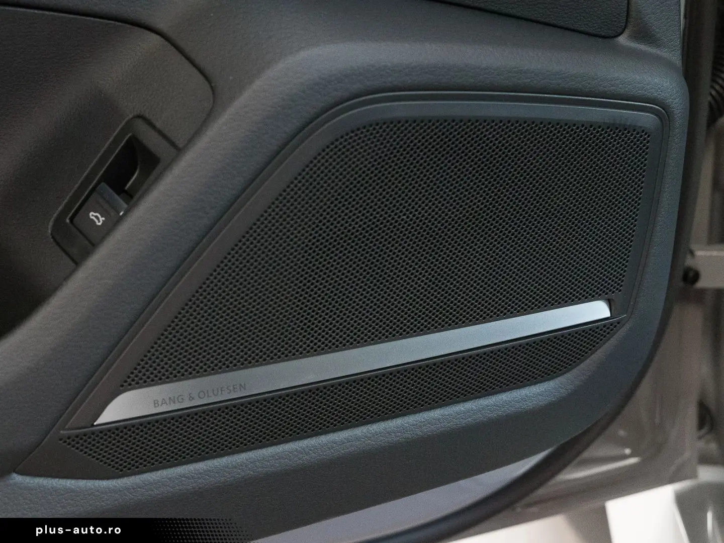 AUDI RS6 Avant TFSI Q PERFORMANCE PANO HuD 305KM H
