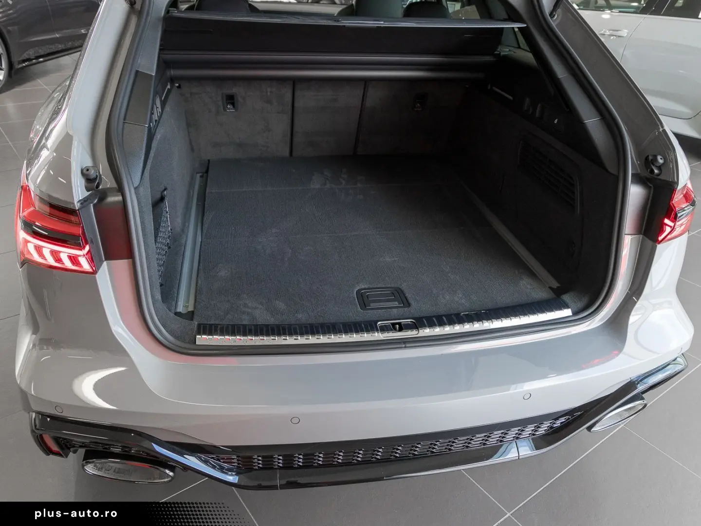 AUDI RS6 Avant TFSI Q PERFORMANCE PANO HuD 305KM H