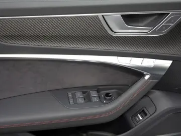AUDI RS 6 Avant 4.0 TFSI Q performance  HuD Leder AHK