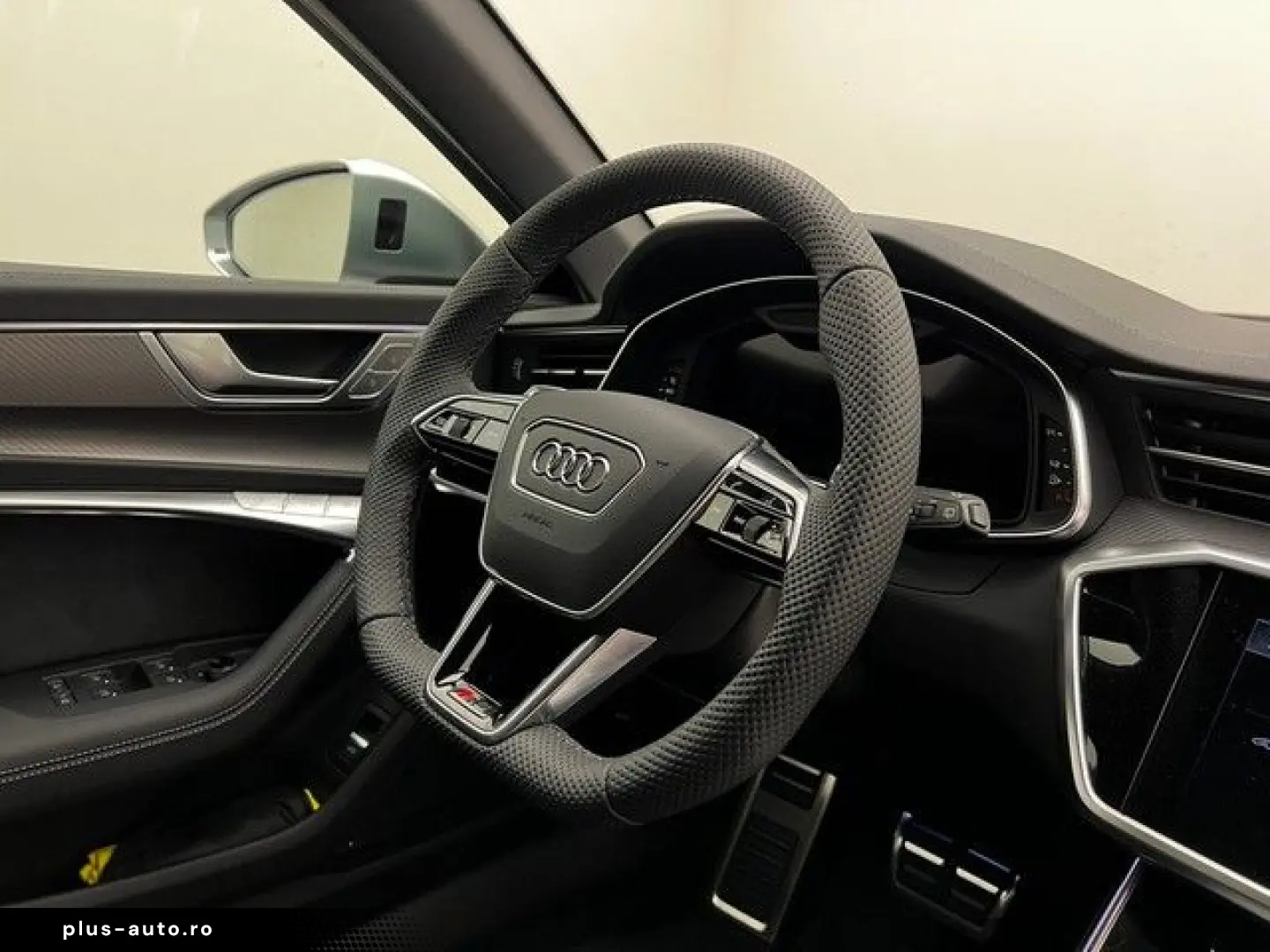 AUDI RS6 Avant Quattro Tiptr. DynPlus Keramik22Pano