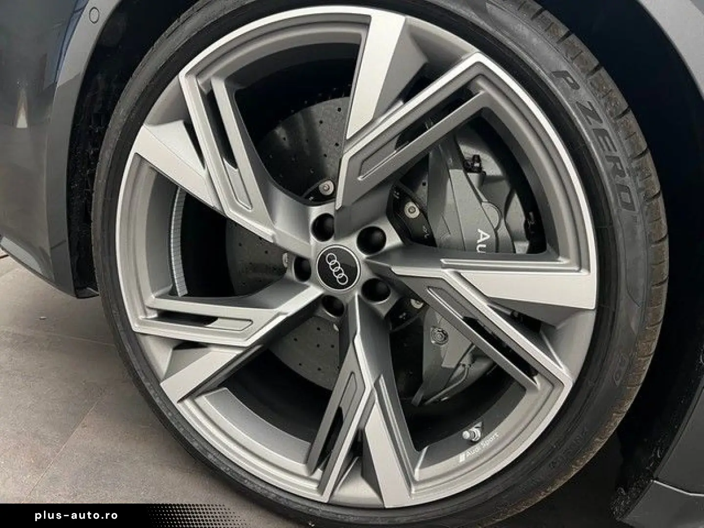 AUDI RS6 Avant Quattro Tiptr. DynPlus Keramik22Pano