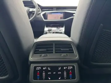 AUDI RS6 Avant 4.0 TFSI qu MATRIX-LASER NAVI  280km h