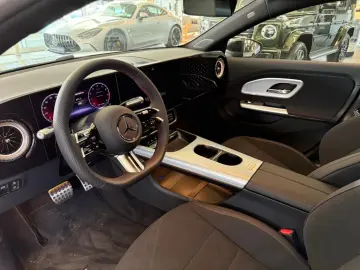 Mercedes-Benz CLA 180 AMG Night Adv  Multibeam Distronic