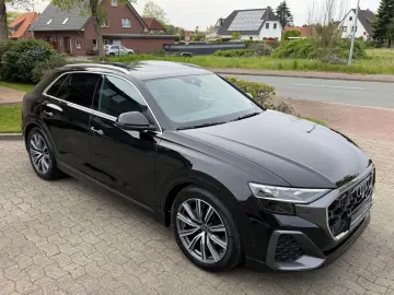 AUDI Q8 50 TDI quattro S line AHK  HUD