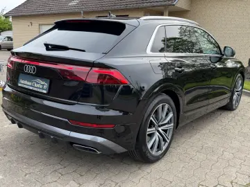 AUDI Q8 50 TDI quattro S line AHK  HUD