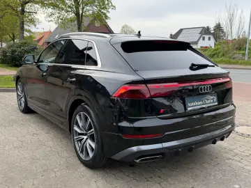 AUDI Q8 50 TDI quattro S line AHK  HUD