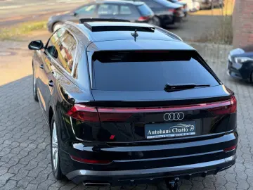 AUDI Q8 50 TDI quattro S line AHK  HUD