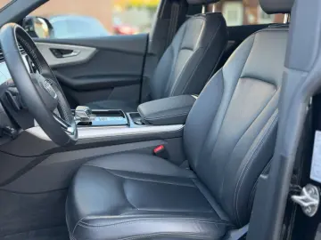 AUDI Q8 50 TDI quattro S line AHK  HUD