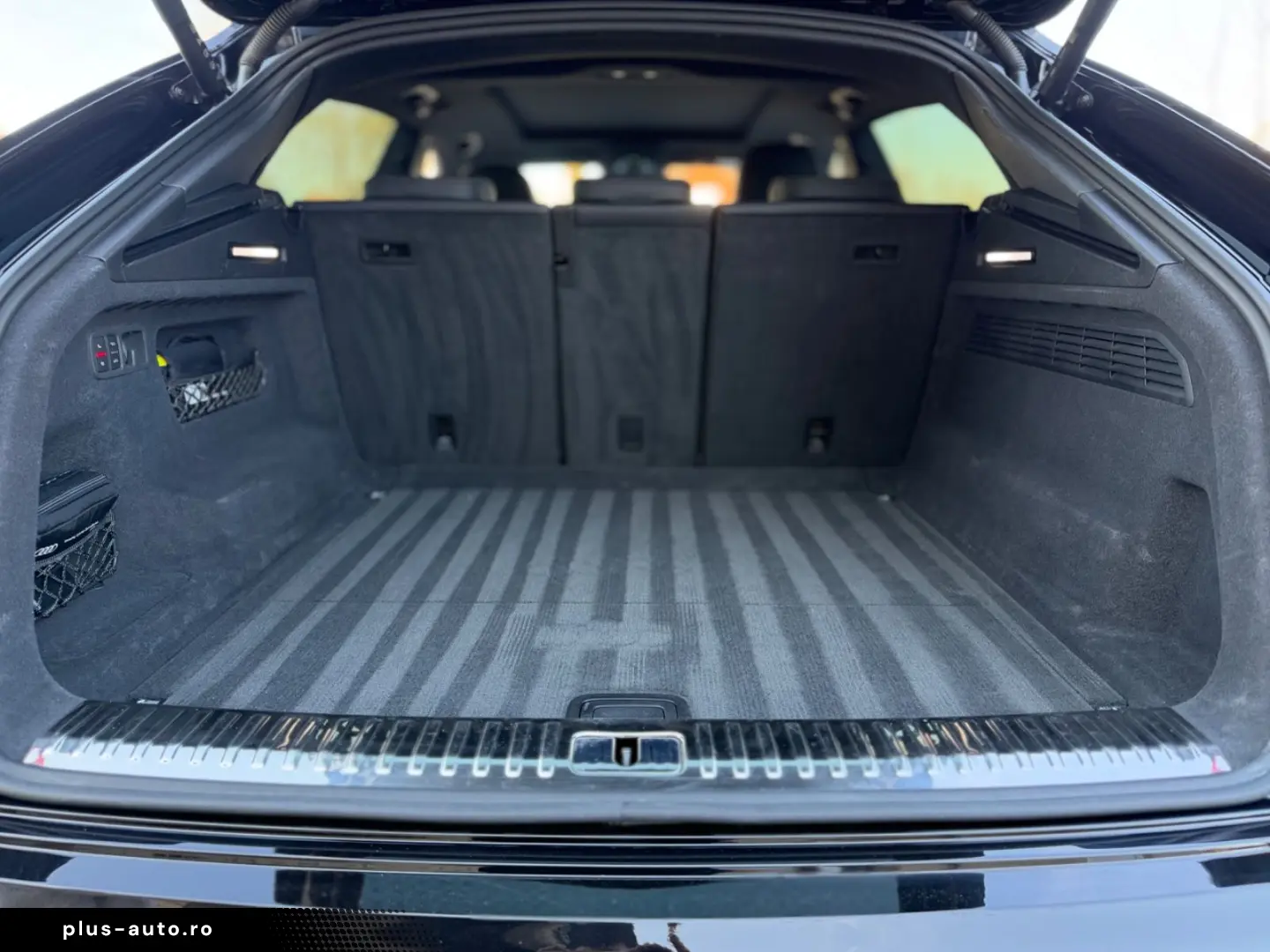 AUDI Q8 50 TDI quattro S line AHK  HUD