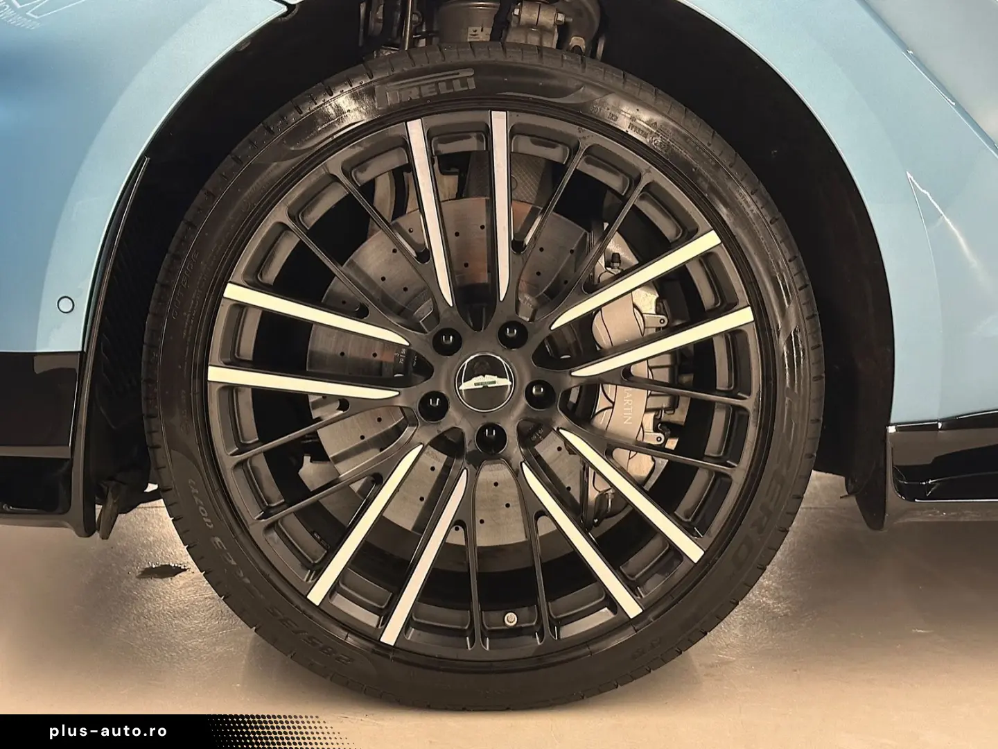 ASTON MARTIN DBX707 4.0 V8