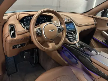 ASTON MARTIN DBX707 4.0 V8