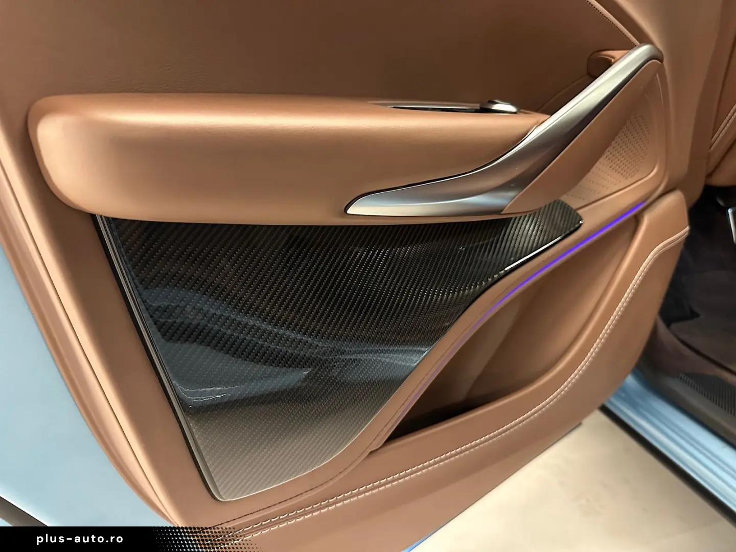 ASTON MARTIN DBX707 4.0 V8