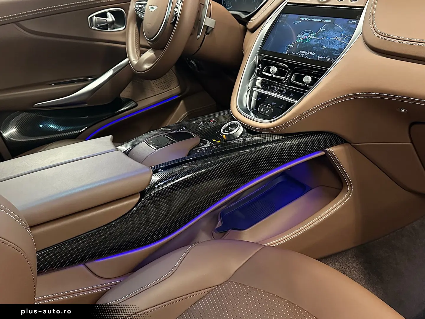 ASTON MARTIN DBX707 4.0 V8