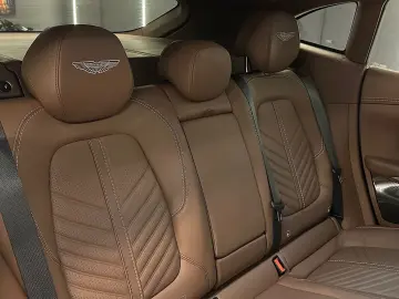 ASTON MARTIN DBX707 4.0 V8