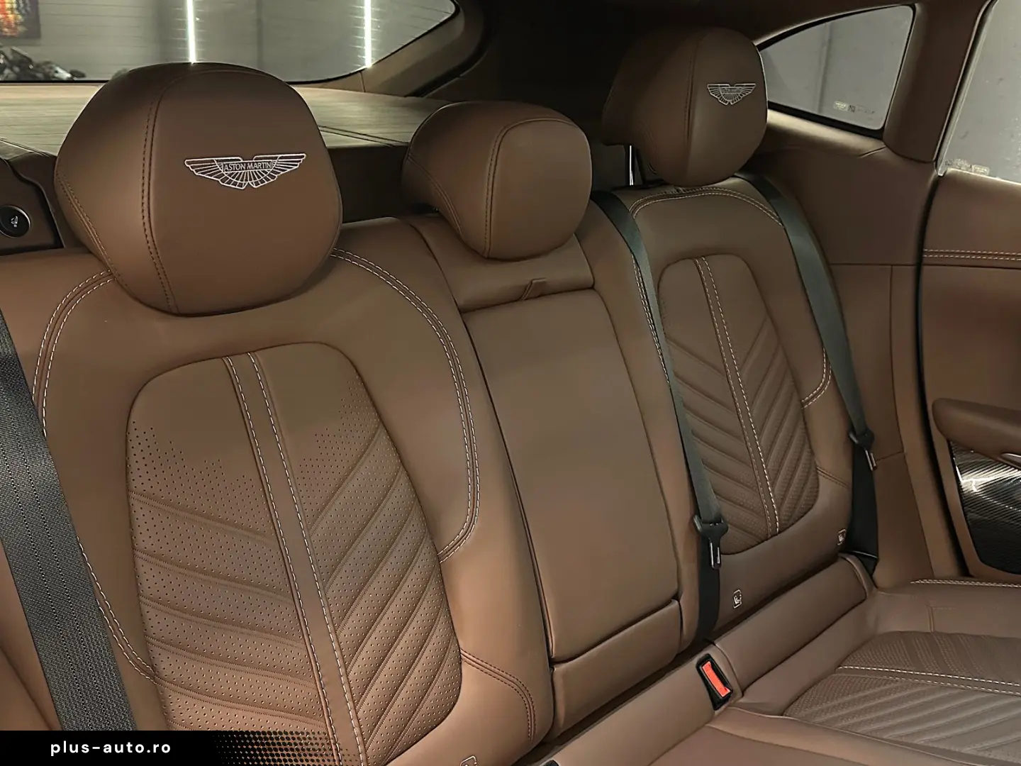 ASTON MARTIN DBX707 4.0 V8