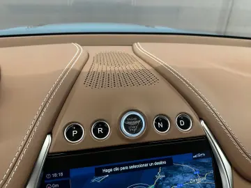 ASTON MARTIN DBX707 4.0 V8