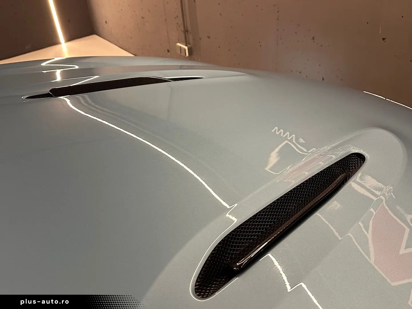 ASTON MARTIN DBX707 4.0 V8