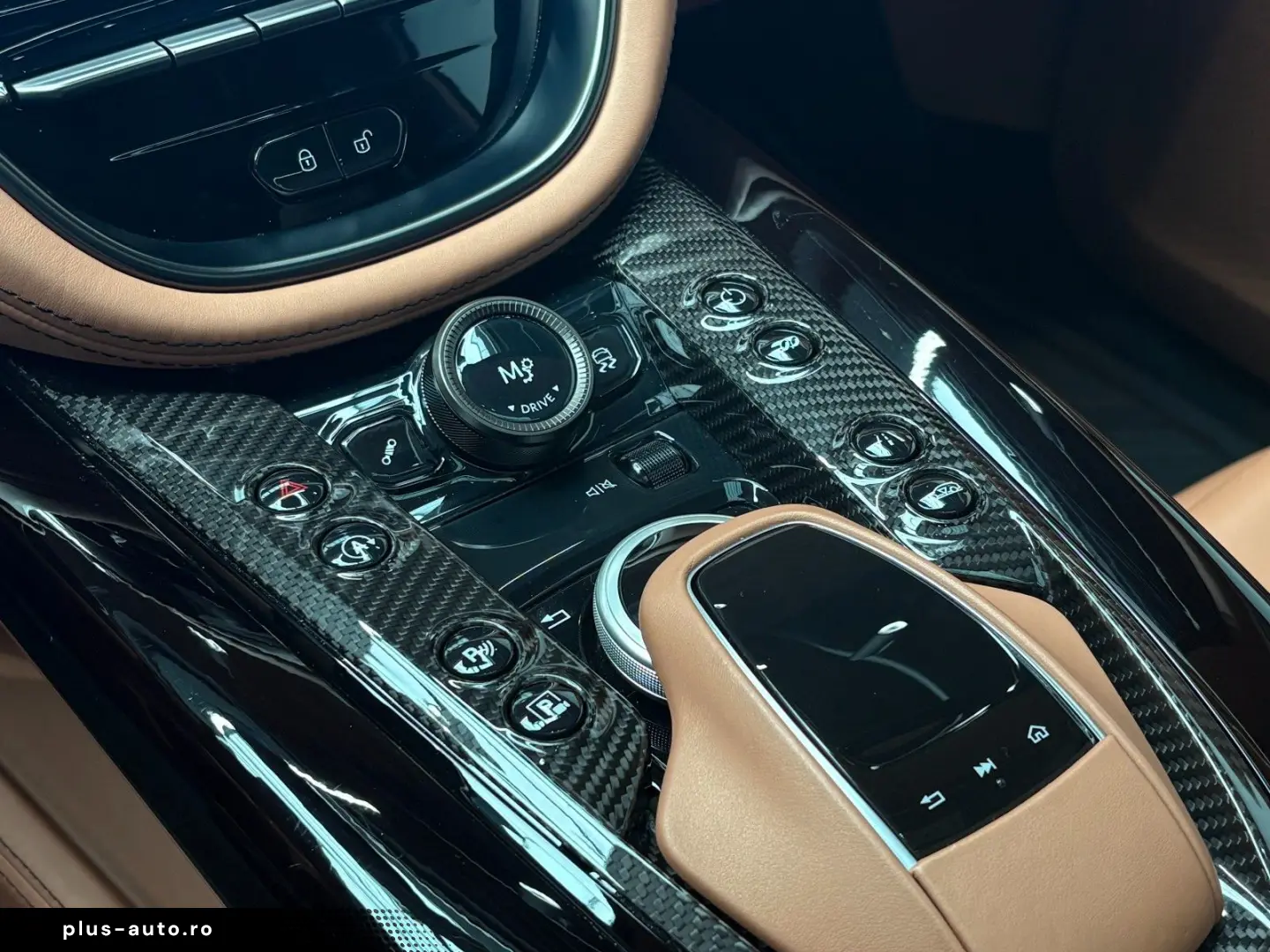 ASTON MARTIN DBX 707 - Q Satin Xenon Grey - Inspire Sport